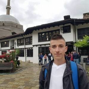 Meet your Posher, Ernest